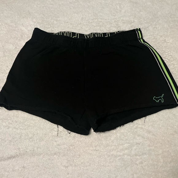 PINK Victoria's Secret Pants - XS Victorias Secret Pink shorts